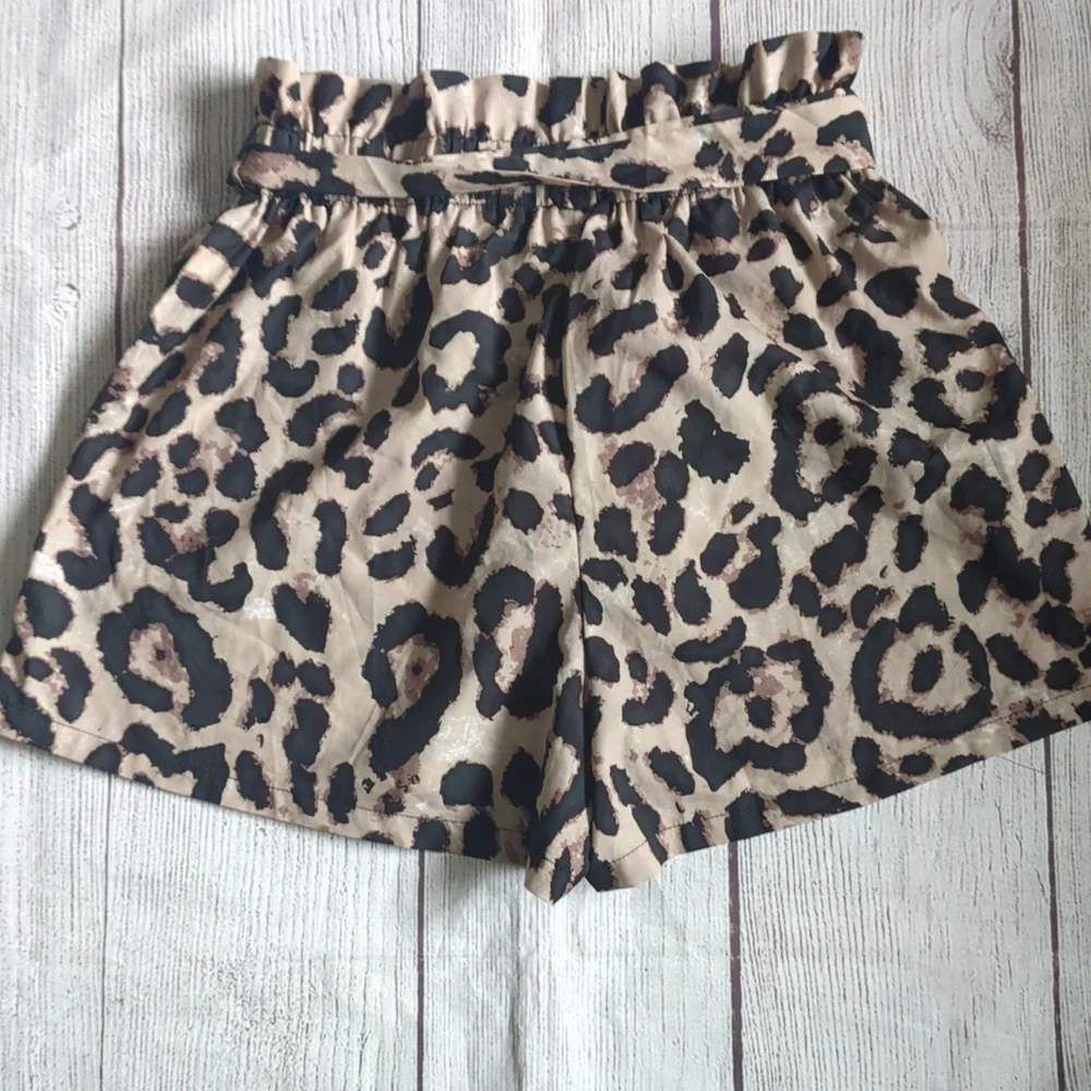 SHEIN High Waist Leopard Shorts - Picture 4 of 5